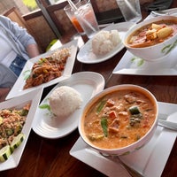 3/17/2022 tarihinde sammyziyaretçi tarafından NaraDeva Thai Restaurant'de çekilen fotoğraf