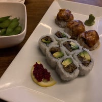 Foto scattata a Momo Sushi Shack da sammy il 4/15/2021
