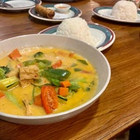9/21/2022 tarihinde sammyziyaretçi tarafından NaraDeva Thai Restaurant'de çekilen fotoğraf