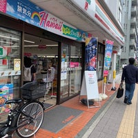 Photo taken at 7-Eleven by はーくん on 6/11/2022
