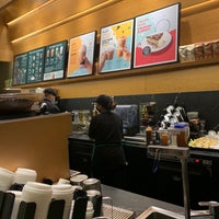 Photo taken at Starbucks by khaled🇸🇦 on 7/18/2021