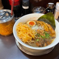Photo taken at 徳島ラーメン 麺王 神戸元町店 by 広島 太. on 12/9/2023
