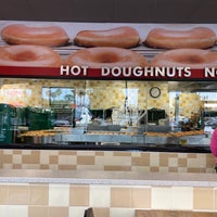 Photo taken at Krispy Kreme Doughnuts by Hsiu-Fan W. on 6/4/2022