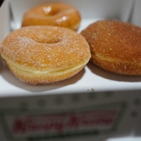 Photo taken at Krispy Kreme Doughnuts by Hsiu-Fan W. on 10/1/2022