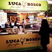 1/19/2014 tarihinde Jean L.ziyaretçi tarafından Luca &amp;amp; Bosco Ice Cream'de çekilen fotoğraf