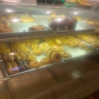 10/26/2023 tarihinde Richie W.ziyaretçi tarafından Happy Donuts'de çekilen fotoğraf