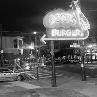 Foto diambil di Beep&amp;#39;s Burgers oleh Richie W. pada 7/5/2023