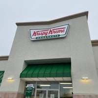 Photo taken at Krispy Kreme Doughnuts by Richie W. on 10/4/2022