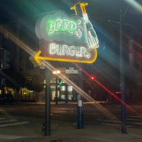 Foto tomada en Beep&amp;#39;s Burgers  por Richie W. el 6/21/2023