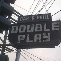 Foto tirada no(a) Double Play Bar &amp;amp; Grill por Richie W. em 6/26/2013