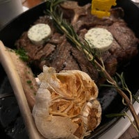 Photo prise au BLT Steak par SunUk ✈️ 🥢🍷🍴🌇 le8/27/2022