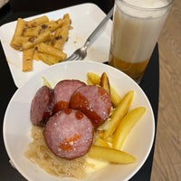 Photo taken at Swiss Business Lounge A by SunUk ✈️ 🥢🍷🍴🌇 on 3/11/2023
