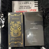 Photo taken at SEPHORA by A ☤. on 12/2/2022