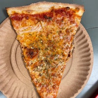 10/5/2022にLinton W.がUnderground Pizzaで撮った写真