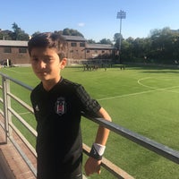 Photo taken at Beşiktaş Fulya Hakkı Yeten Tesisleri by Kadir T. on 9/28/2019