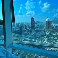 Foto diambil di Fraser Suites Dubai oleh Abdulelah .. pada 12/9/2022