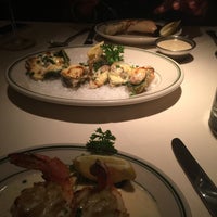 Photo taken at Joe&amp;#39;s Seafood, Prime Steak &amp;amp; Stone Crab by Mikey B. on 5/30/2015