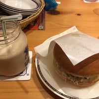 Photo taken at Komeda&amp;#39;s Coffee by ぷらいむ on 10/20/2020