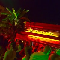 Foto tomada en İş Cocktail Bar 🍹🍸🍻  por Tuğba el 7/27/2023