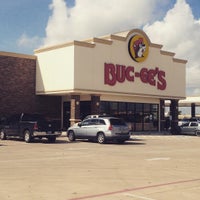 Photo taken at Buc-ee&amp;#39;s by Rayden S. on 11/6/2015