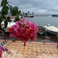 Foto diambil di Halit Balık Restoran oleh Bülent pada 11/26/2023