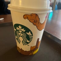 Foto tomada en Starbucks  por Abdullah a. el 9/8/2023