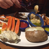 Photo taken at Red Lobster by Jannet S. on 5/11/2016