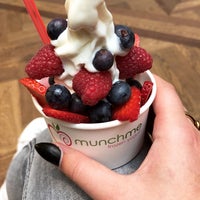 Photo taken at Munch Me Frozen Yogurt by Inès on 4/27/2018