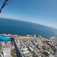 Foto tirada no(a) Cape Town Tandem Paragliding por Rawan. em 1/8/2020