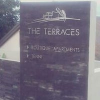 รูปภาพถ่ายที่ The Terraces โดย Sam D. เมื่อ 5/12/2013