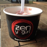 Снимок сделан в Zen Yogurt &amp; Smoothies пользователем Samantha 8/26/2012