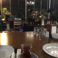 Das Foto wurde bei Terrace 34 Restaurant &amp;amp; Cafe von Hilal S. am 4/27/2016 aufgenommen