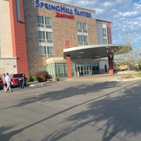 Foto diambil di SpringHill Suites Salt Lake City Draper oleh Luke U. pada 6/30/2022