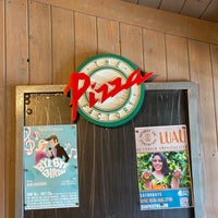 Foto scattata a The Pizza Factory da Luke U. il 6/15/2022