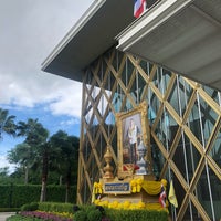 Foto diambil di King Power Pattaya Complex oleh Vishal P. pada 6/8/2019