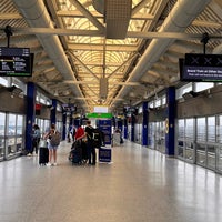 Photo taken at JFK AirTrain - Terminal 8 by ナツメグ n. on 6/23/2023