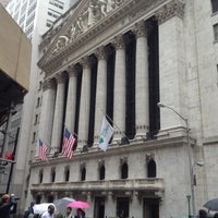 Foto tirada no(a) New York Stock Exchange por Thomas H. em 5/28/2013