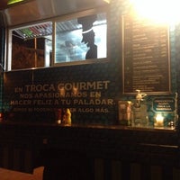 Foto scattata a La Troca Gourmet Food Truck da 🐀 A. il 11/14/2014