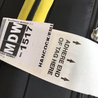 Photo taken at MDW Baggage Claim 7 by Chris H. on 8/23/2017
