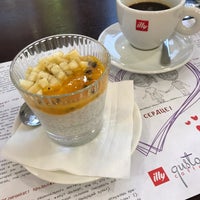 Photo taken at illy «Gusto Giusto» by Liza A. on 9/18/2019