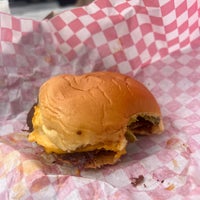 Foto tirada no(a) NFA Burger por Staci K. em 3/2/2024