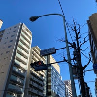 Photo taken at 大塚警察署前交差点 by Masashi S. on 1/12/2022