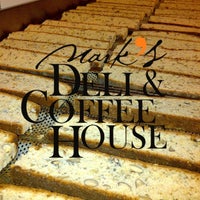 รูปภาพถ่ายที่ Mark&amp;#39;s Deli &amp;amp; Coffee House โดย Mark&amp;#39;s Deli &amp;amp; Coffee House เมื่อ 5/18/2013