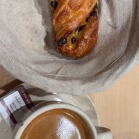 Photo taken at Le Pain Quotidien by HA ♠. on 1/21/2024