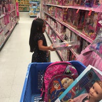 Photo taken at Toys&amp;quot;R&amp;quot;Us by Rosa R. on 7/28/2016