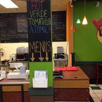 9/10/2014 tarihinde SYN3RGY C.ziyaretçi tarafından The Urban Taco Shop'de çekilen fotoğraf