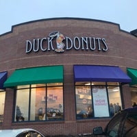 12/8/2018 tarihinde Katherynziyaretçi tarafından Duck Donuts'de çekilen fotoğraf