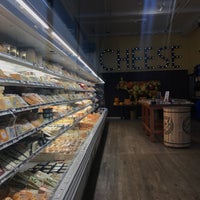 Das Foto wurde bei Wisconsin Cheese Mart von Katheryn am 11/26/2018 aufgenommen