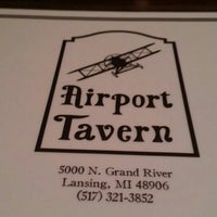 Foto tirada no(a) Airport Tavern &amp;amp; Steakhouse por Metro M. em 5/12/2016