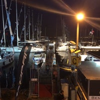 Das Foto wurde bei Ev&amp;#39;re Boat Show Standı von Şeref Ç. am 10/7/2015 aufgenommen